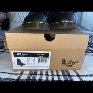 Dr. Martens Virginia Pascal Boots Womens Size 8